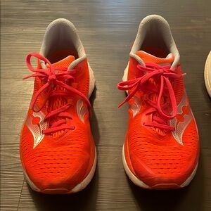 Saucony endorphin speed 4
Good condition 
About 150 miles Great